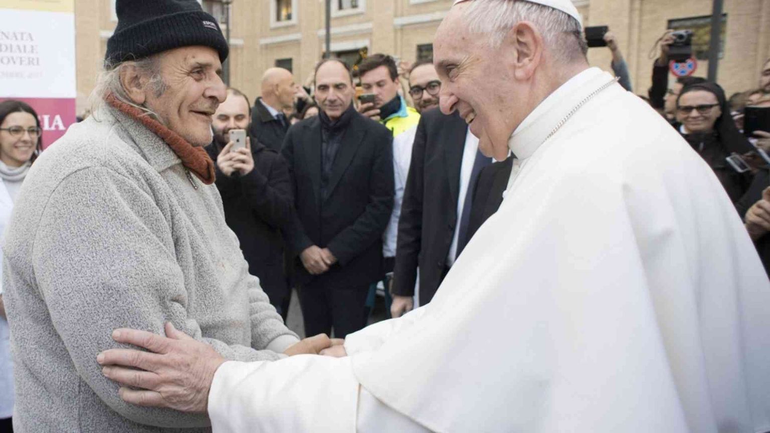 Il Papa ad Assisi con 500 poveri di tutta Europa / Il programma