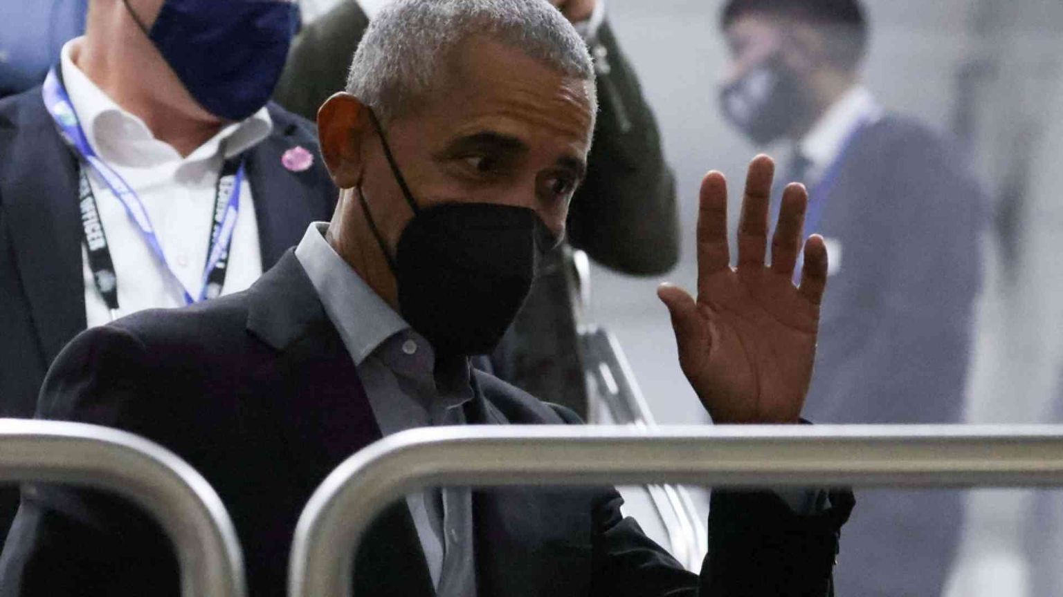 Obama: «Sul clima le isole campanello d'allarme». L'attacco dell'attivista