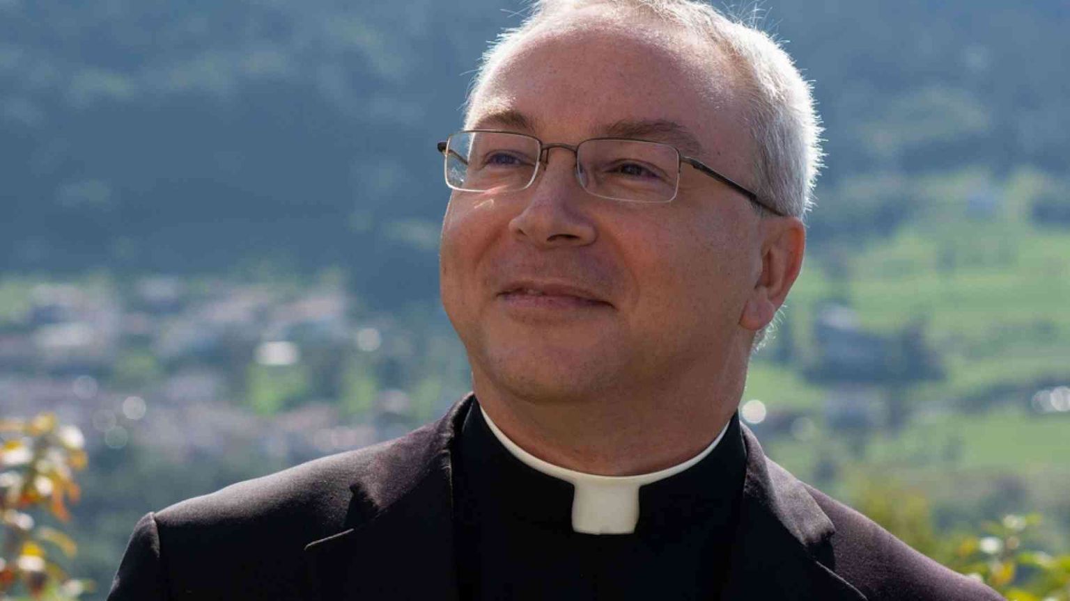 «Così l'arte di oggi guarda all'infinito e ci parla di Dio»