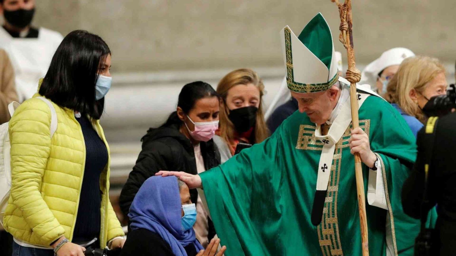 Francesco: di fronte ai poveri i cristiani organizzino la speranza