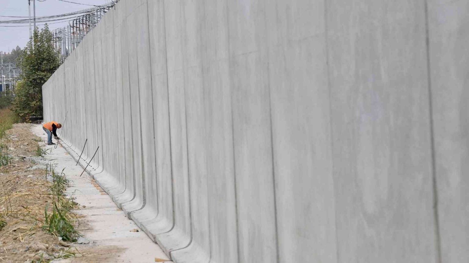 Una cortina di ferro per i migranti