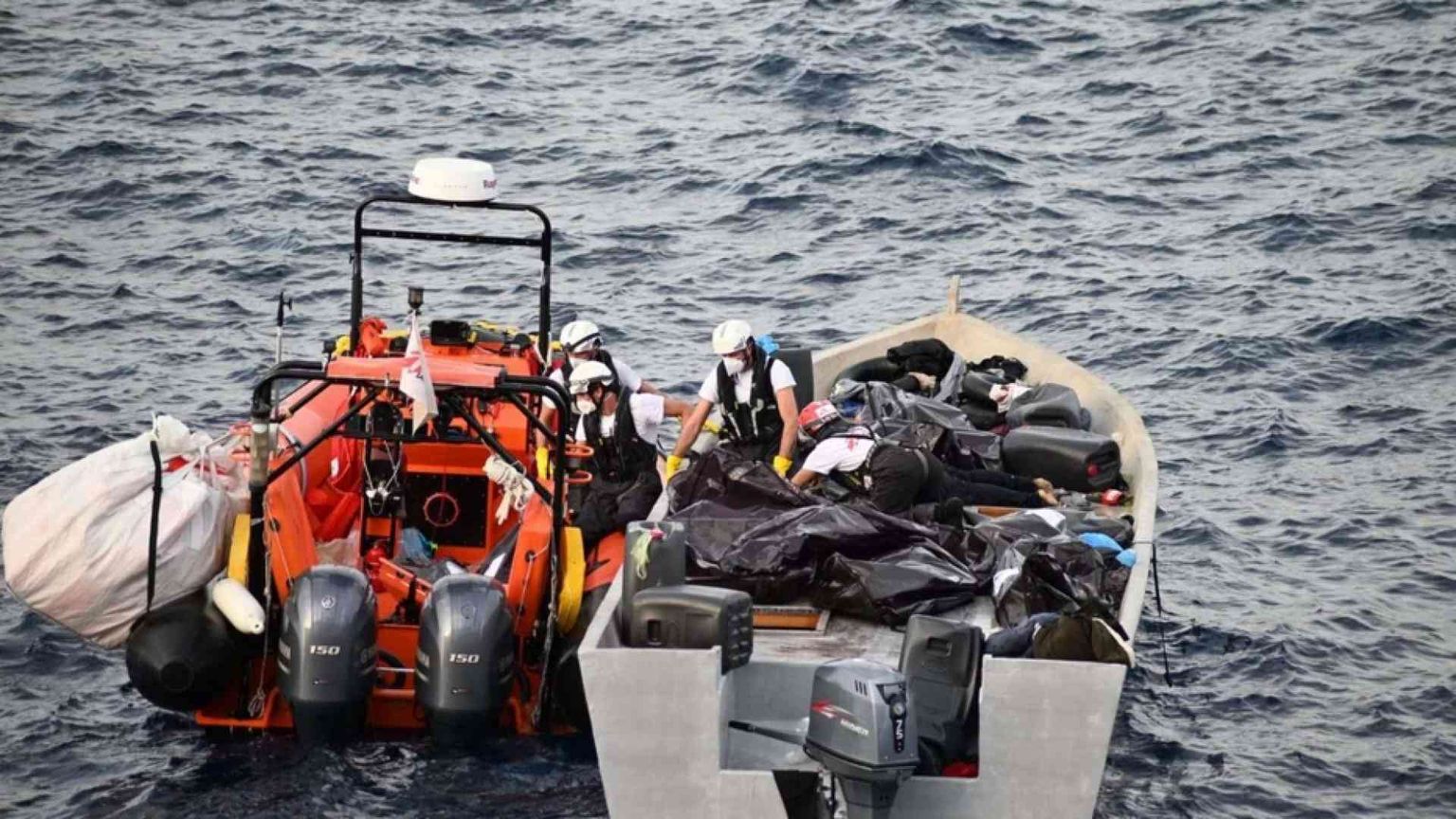 Medici senza frontiere: 10 morti per soffocamento sulla barca sovraccarica