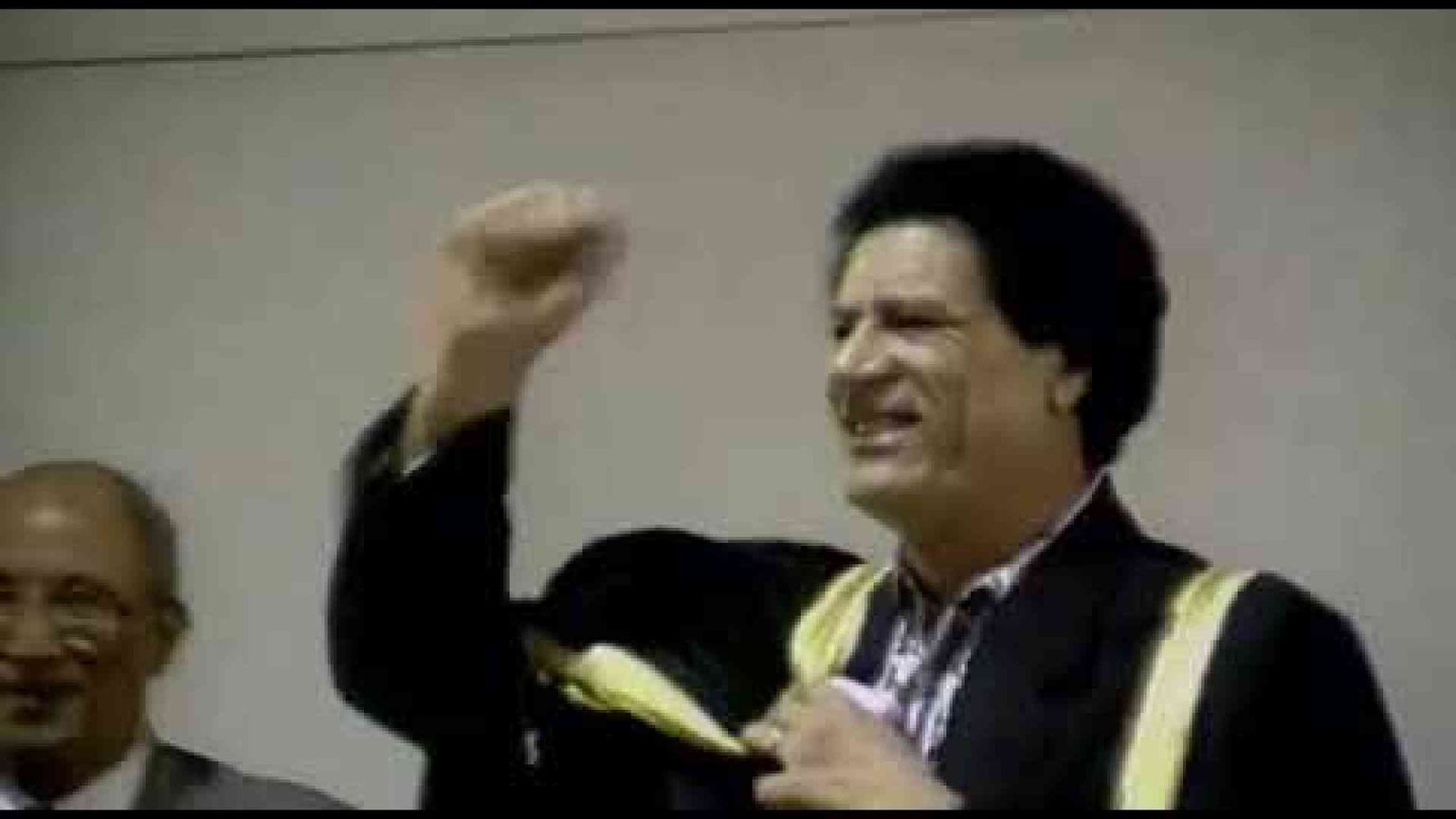 Così l’Italia salvò la vita a Gheddafi. Ecco le missioni segrete