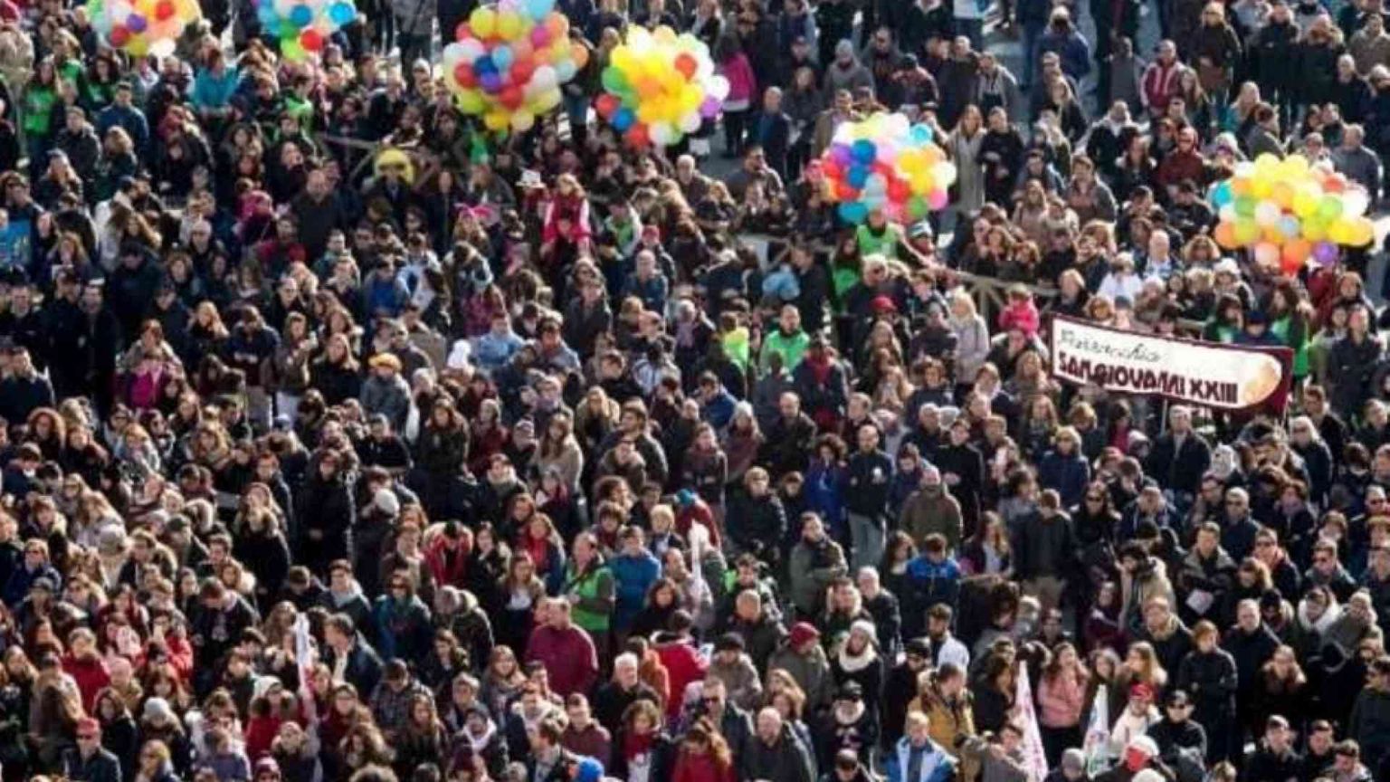 Il Papa: l’Azione Cattolica "in uscita" nei luoghi dove Dio è sconosciuto