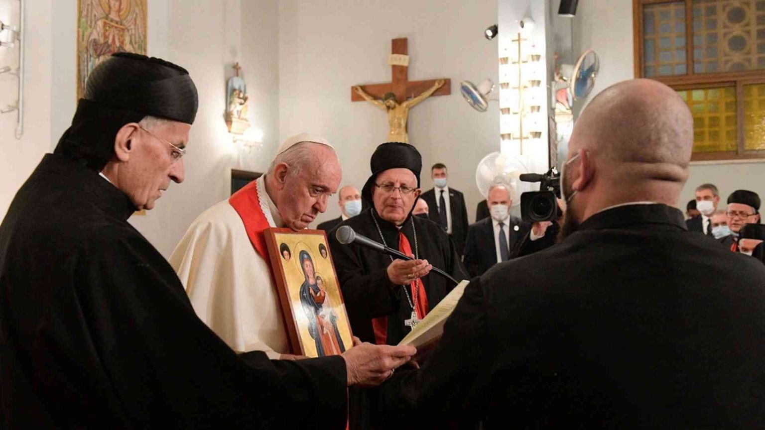 Il Papa a Cipro: «Abbattere i muri e coltivare il sogno dell’unità»