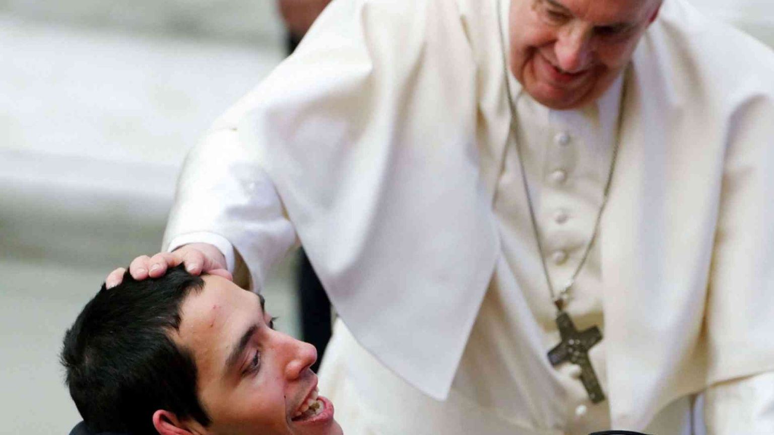 150 anni del Serafico di Assisi. Il Papa: disabili al centro della nostra cura