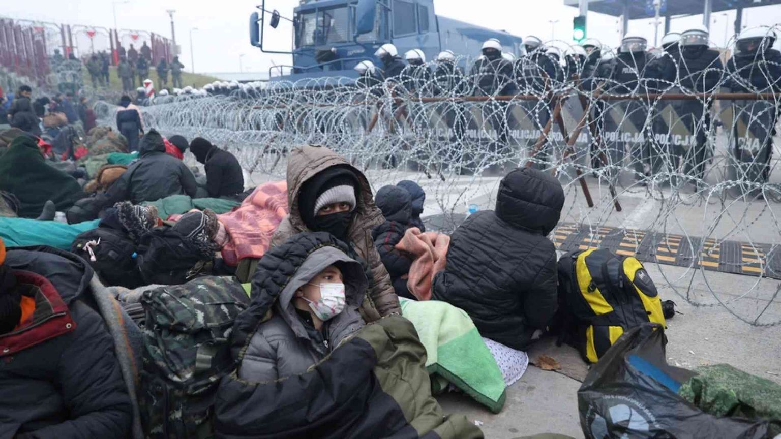 Rifugiati: crollano gli arrivi, ma la Ue alza i muri. 1.559 morti in mare