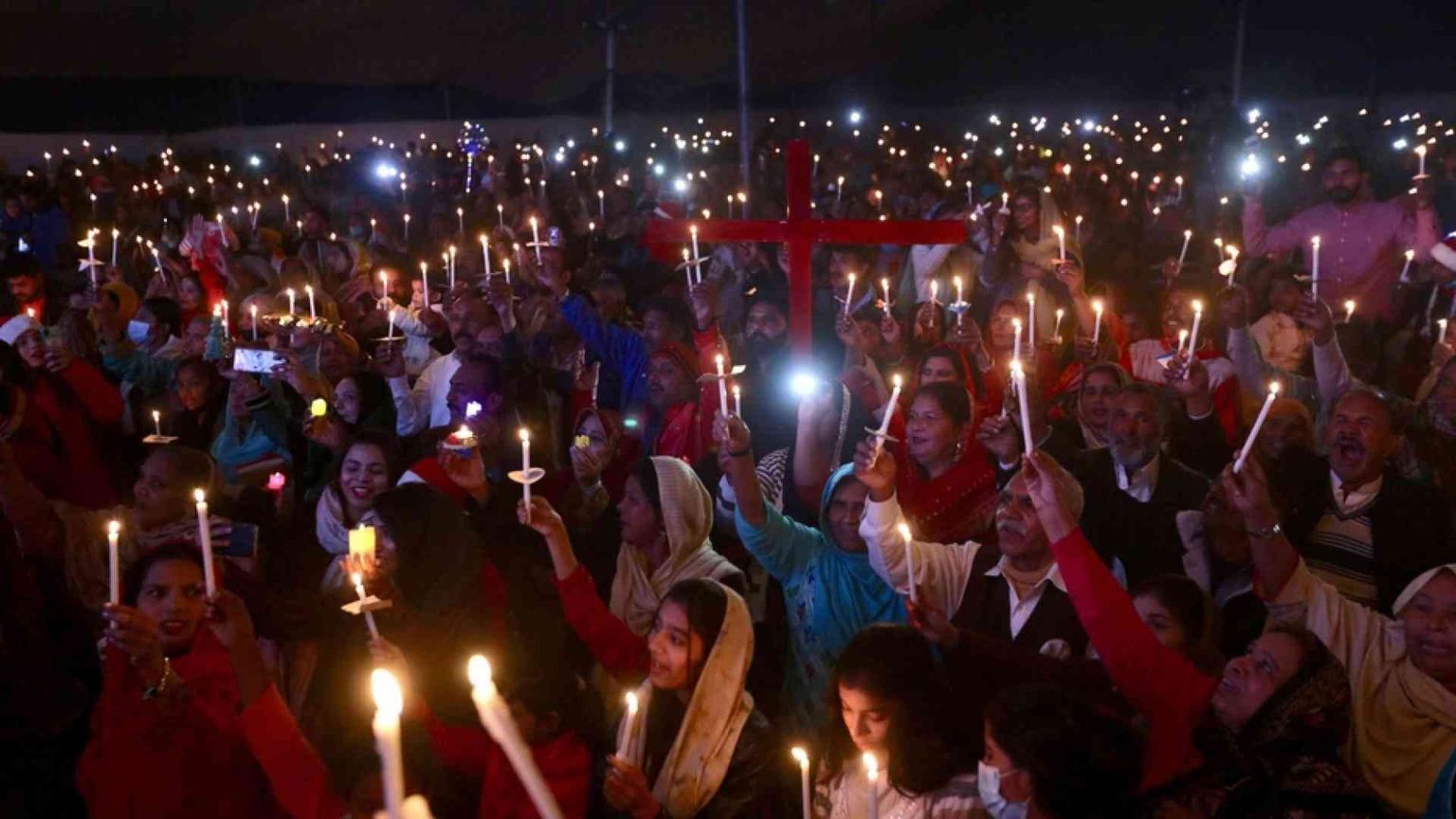 Ritorna casa la ragazzina cristiana rapita e convertita a forza all'islam