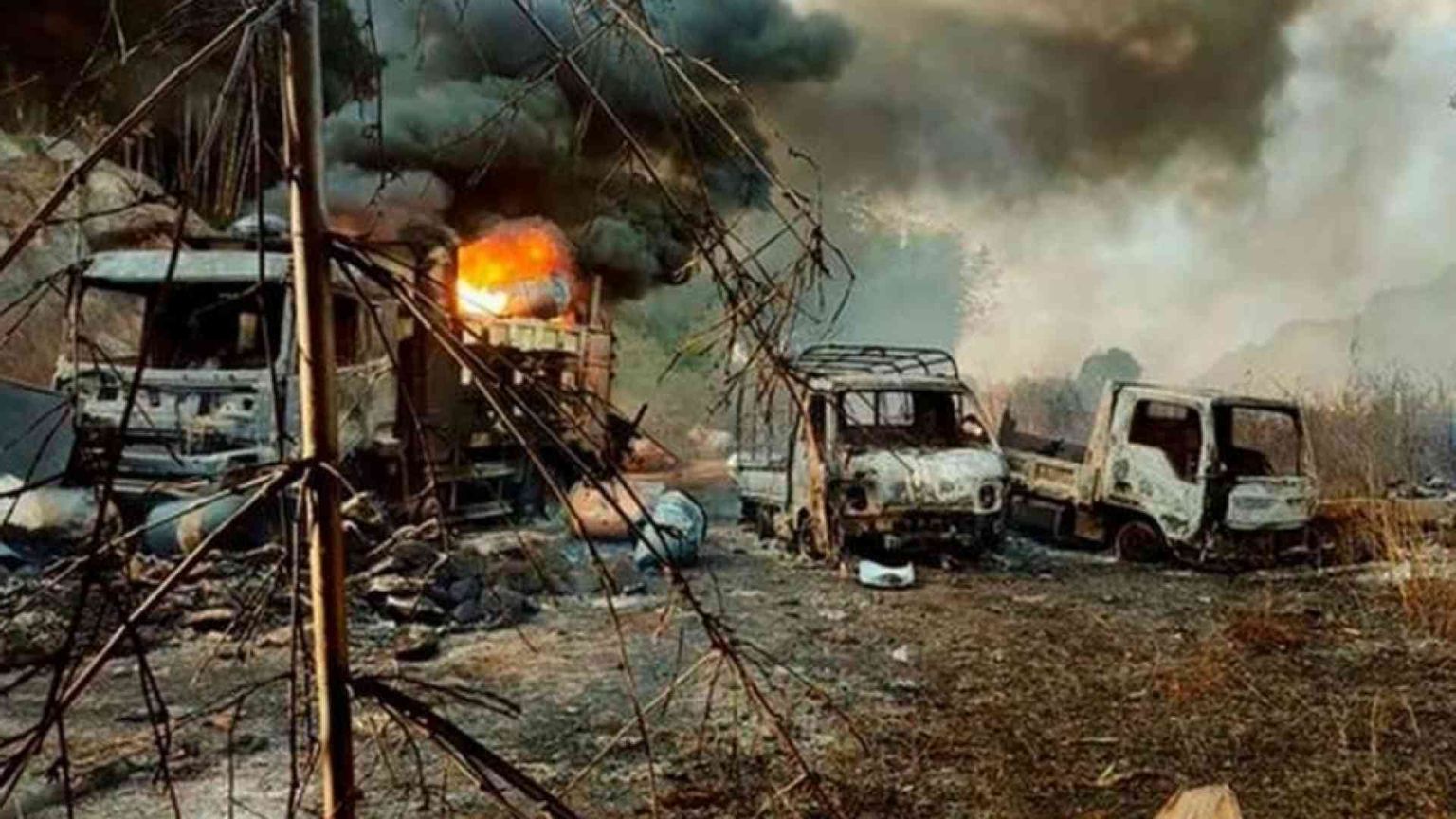 Natale di sangue, strage di cristiani in Myanmar. La condanna del cardinale Bo