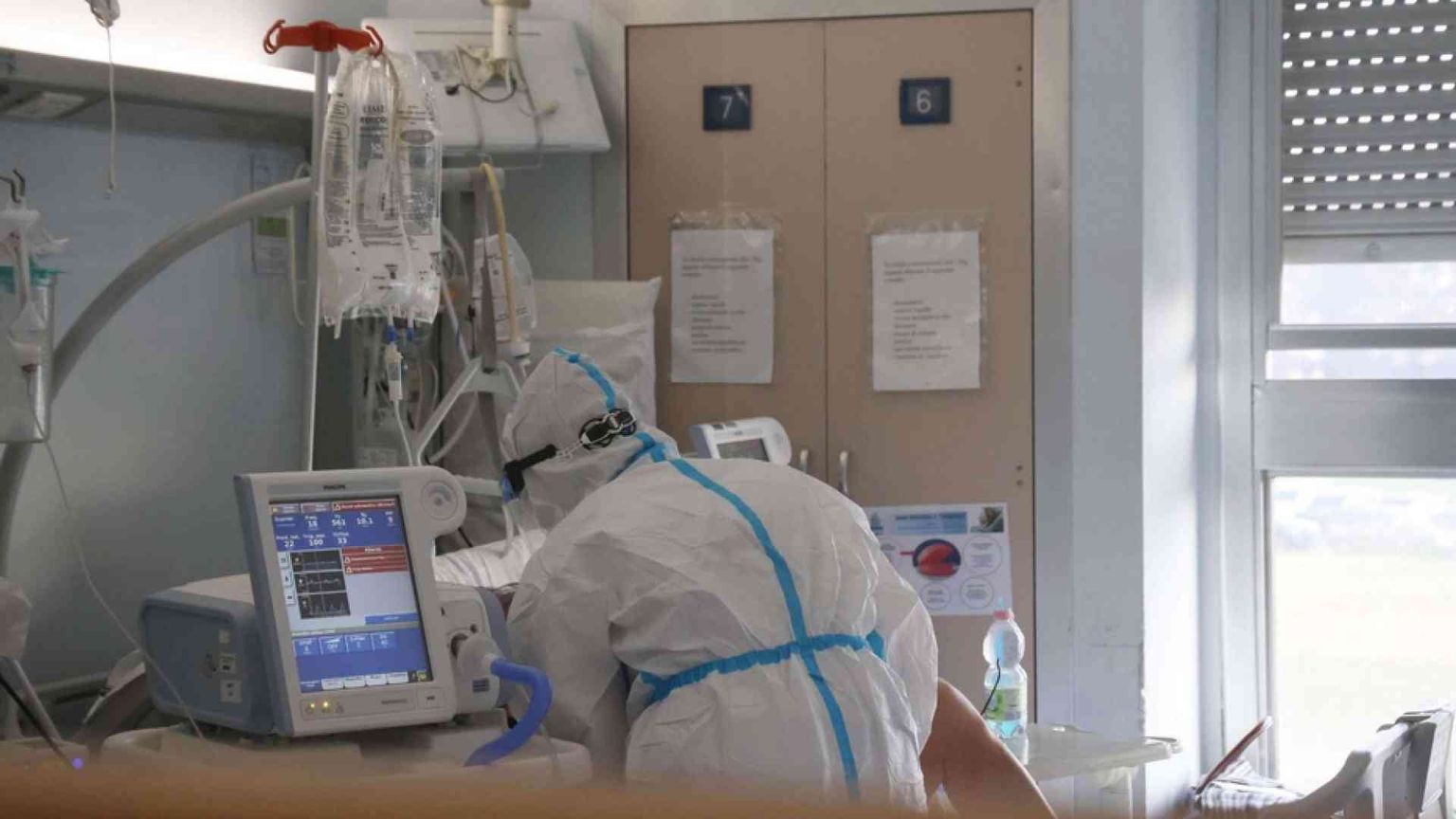 98.020 contagi e 148 vittime. In ospedale +529 (40 in intensiva)