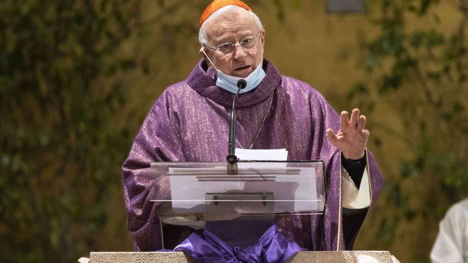 Il cardinale Bassetti negativo al Covid. «Aderiamo alla campagna vaccinale»