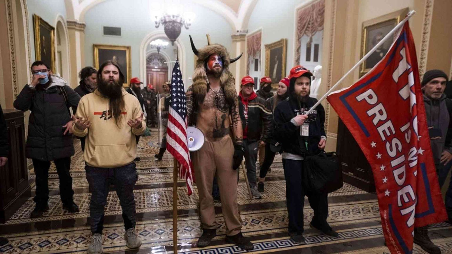 A un anno dall'assalto al Congresso l'America si ritrova ancora divisa