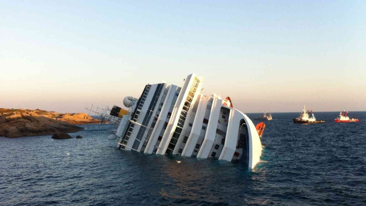 Il parroco: quella notte della Concordia aprii la chiesa ai naufraghi