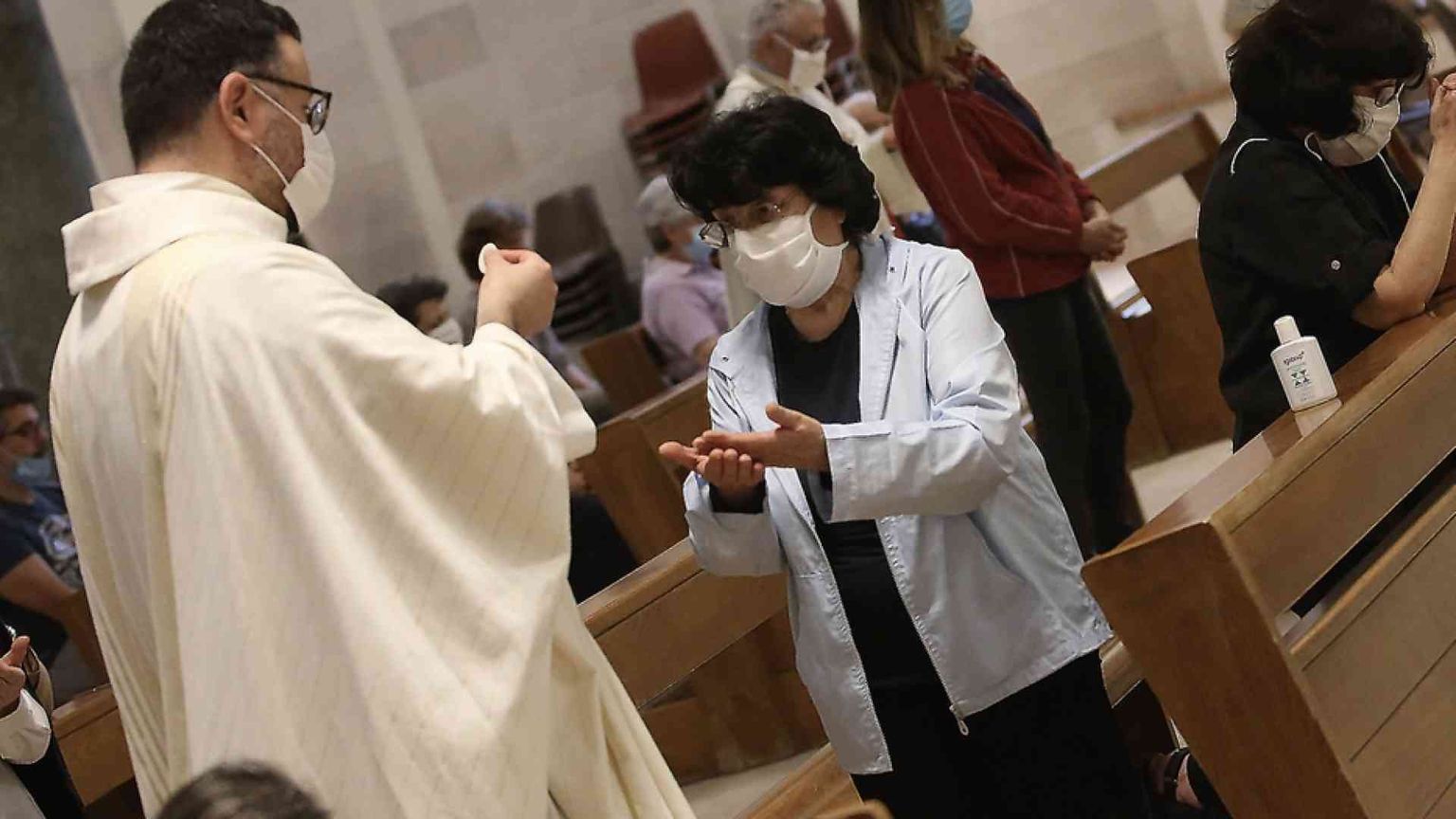 «Per partecipare alle Messe valgono le norme in vigore»