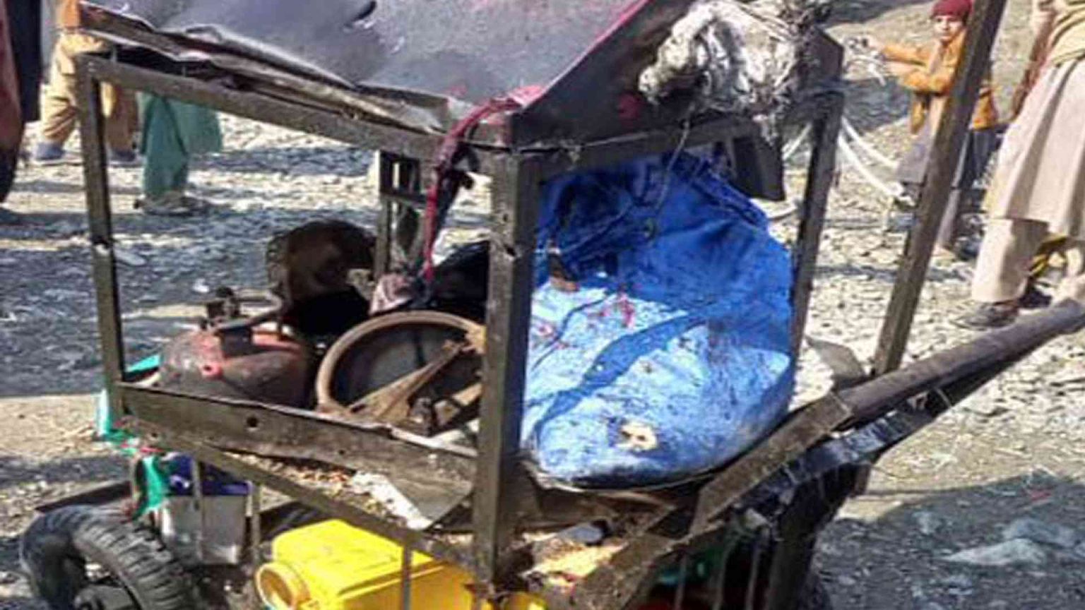 Nove bambini uccisi e quattro feriti da un mortaio fuori da una scuola