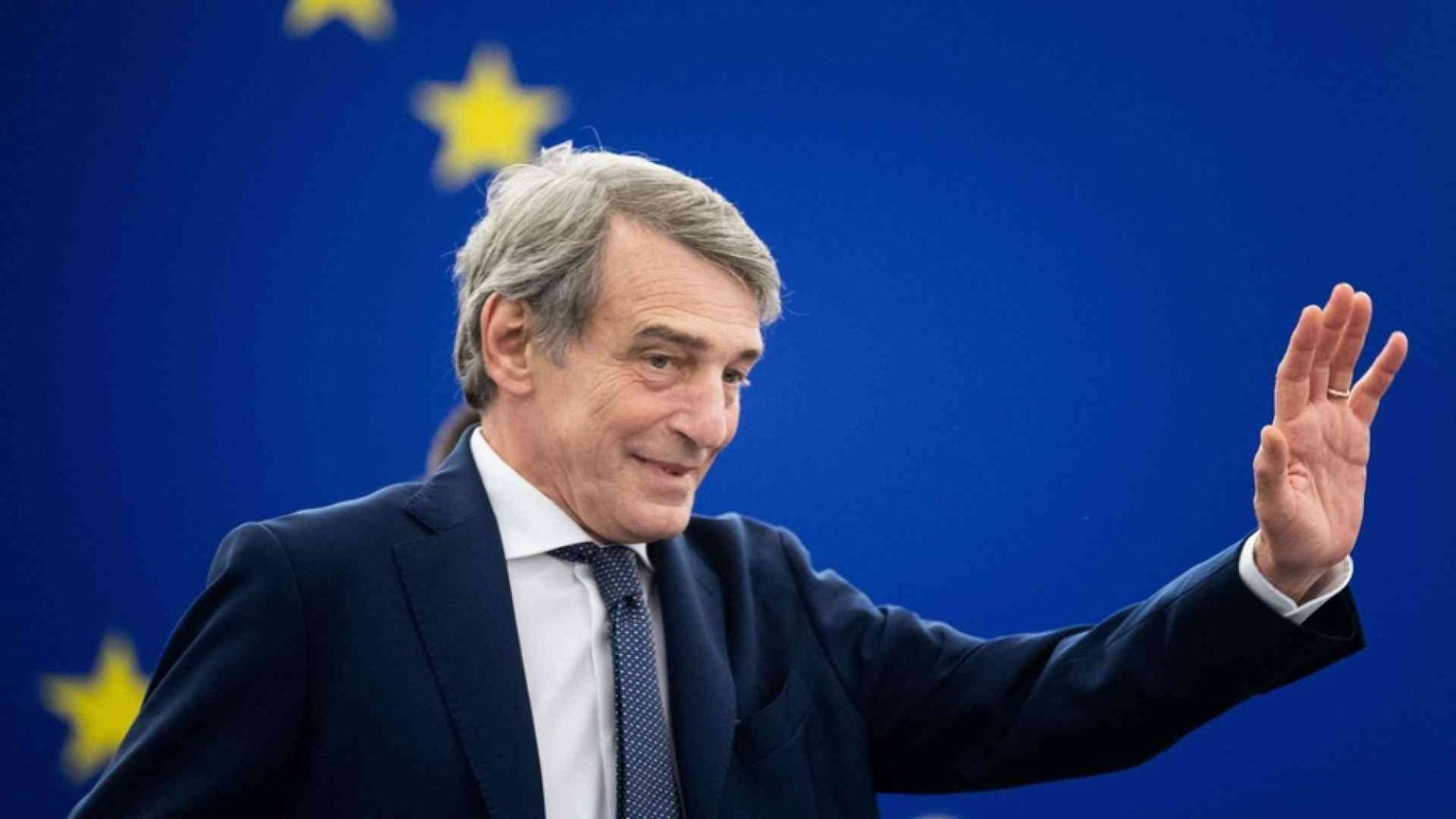 Addio a David Sassoli. Mattarella: "Scomparsa che addolora profondamente"