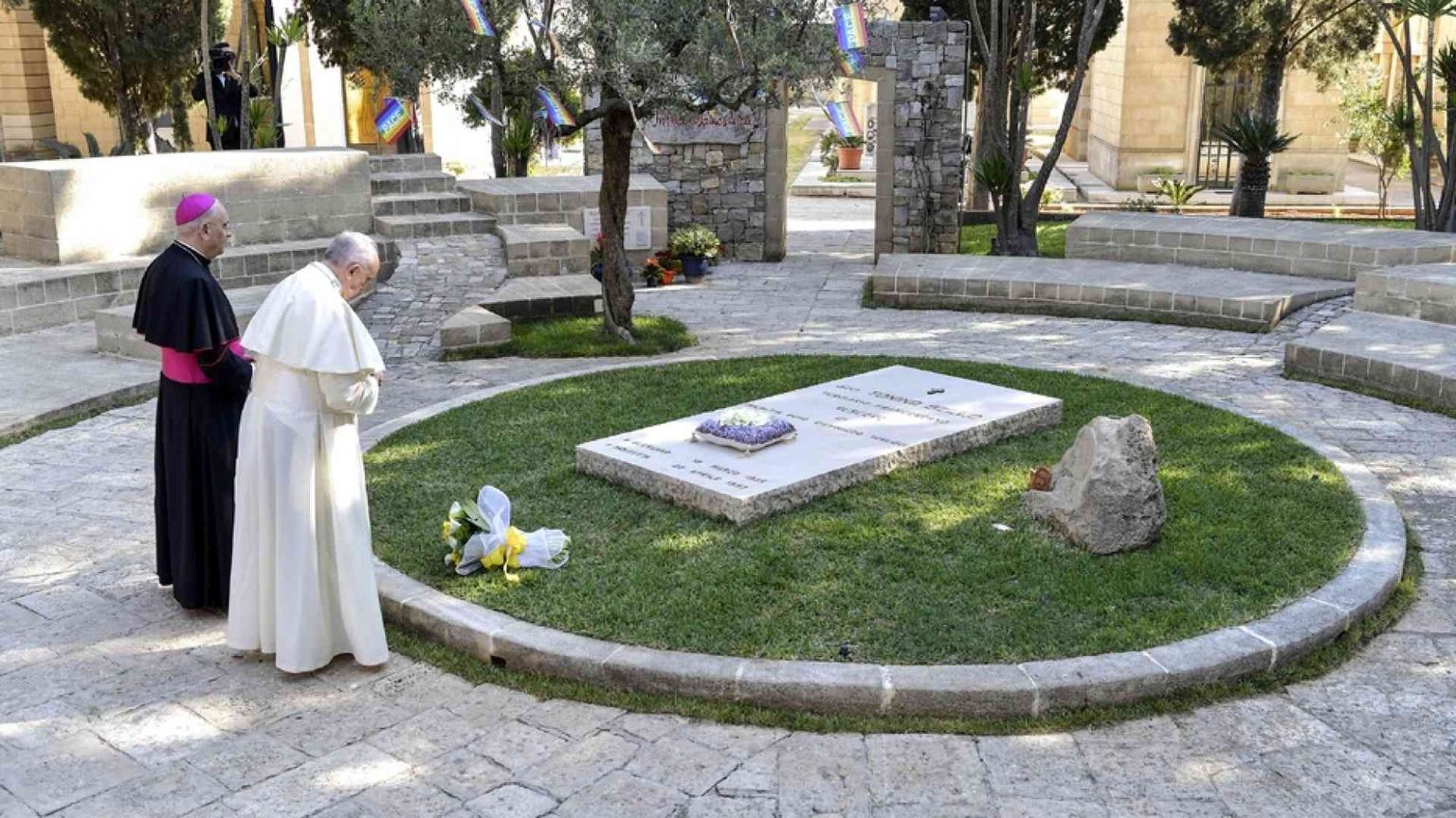 Don Tonino Bello venerabile, diocesi in festa per la lettura del decreto