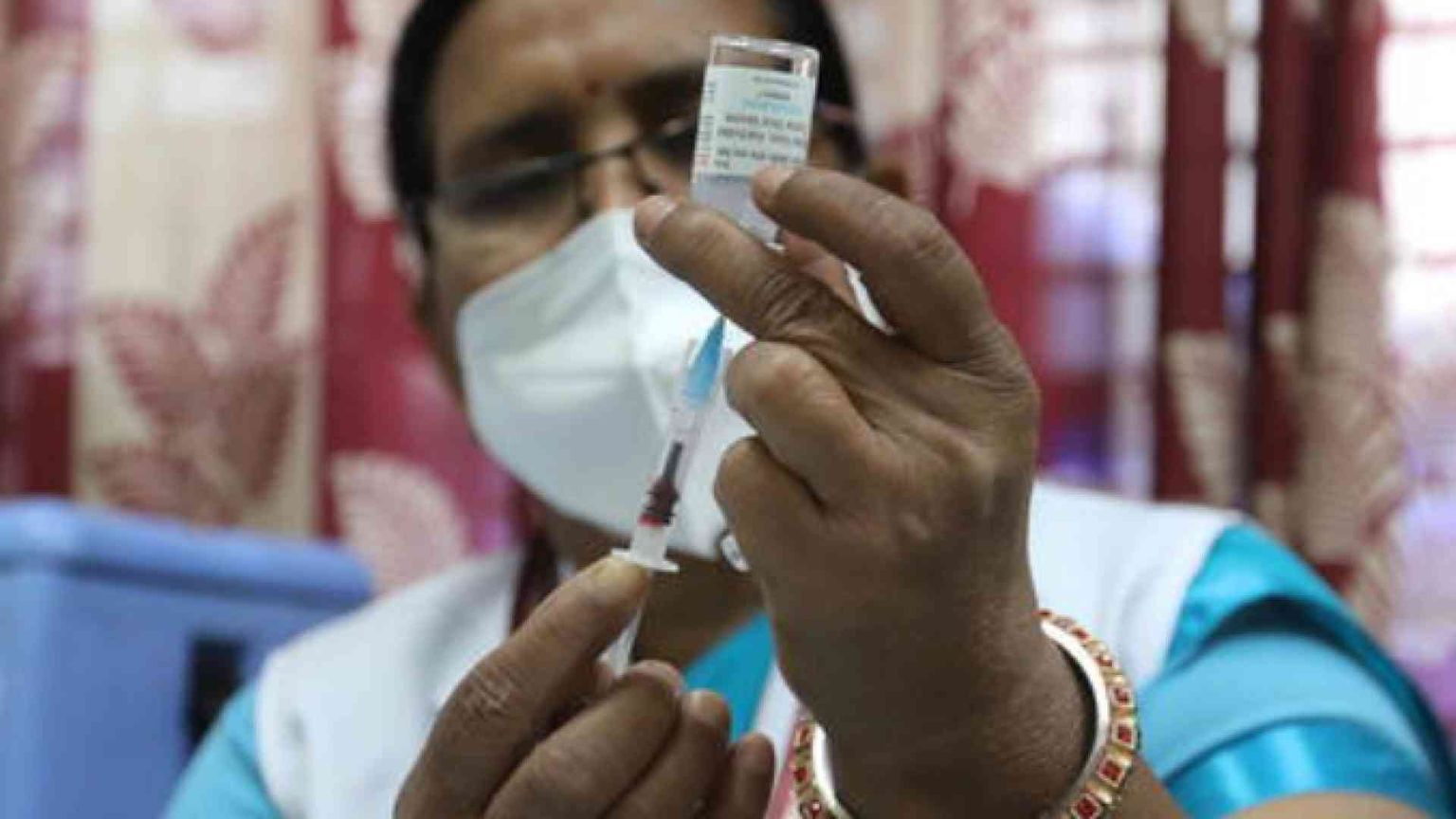 Oxfam: coi vaccini 5 nuove società miliardarie. E più disuguaglianze coi poveri