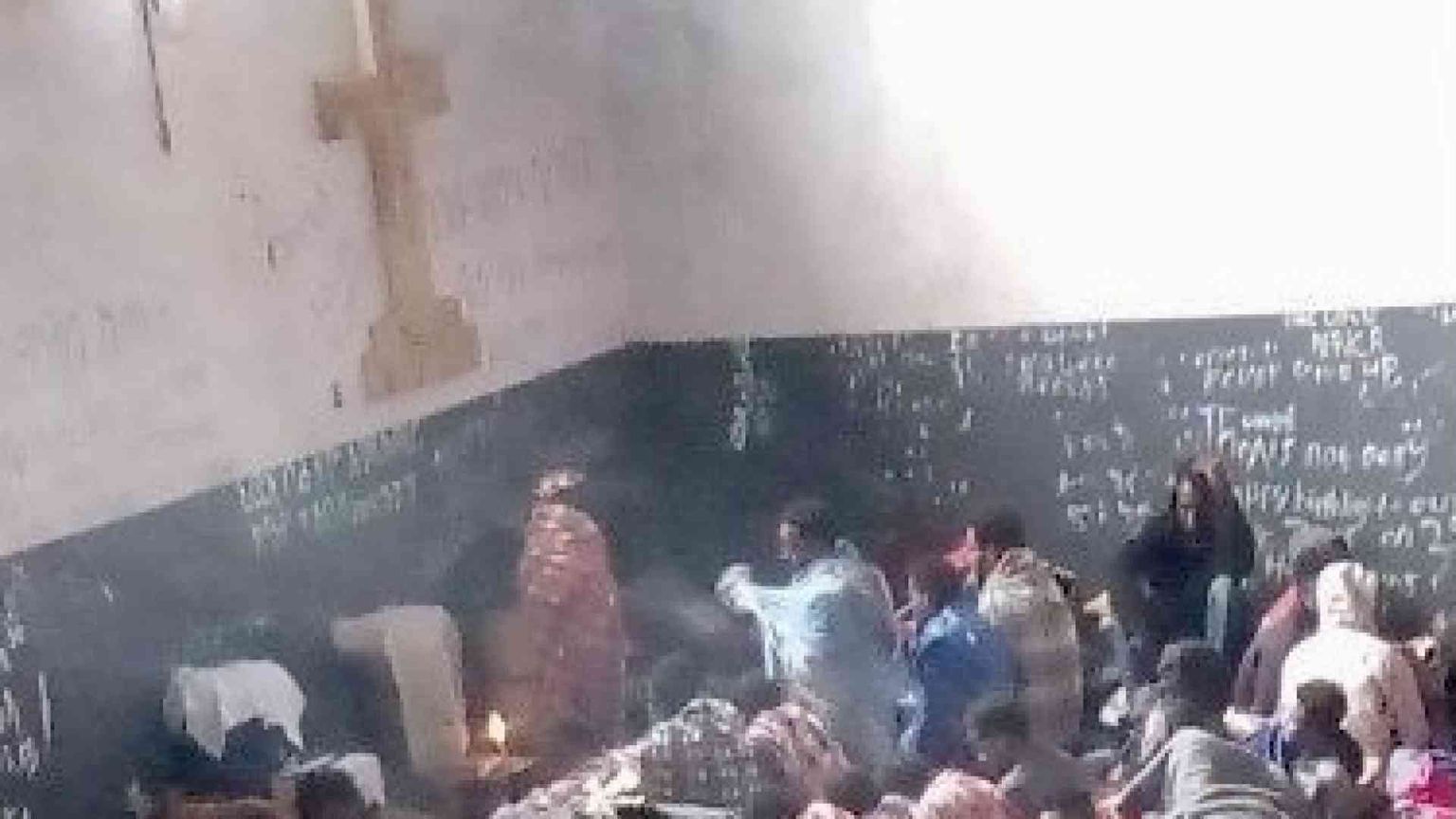 In una foto dall’inferno libico la cristiana preghiera dei rifiutati
