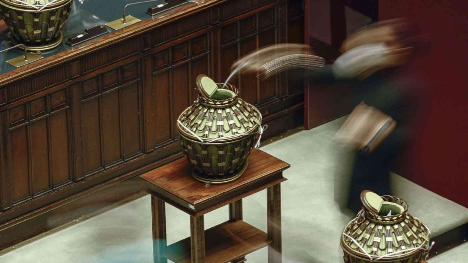 Cammino in salita per Draghi, alle prese con il fronte "contro"