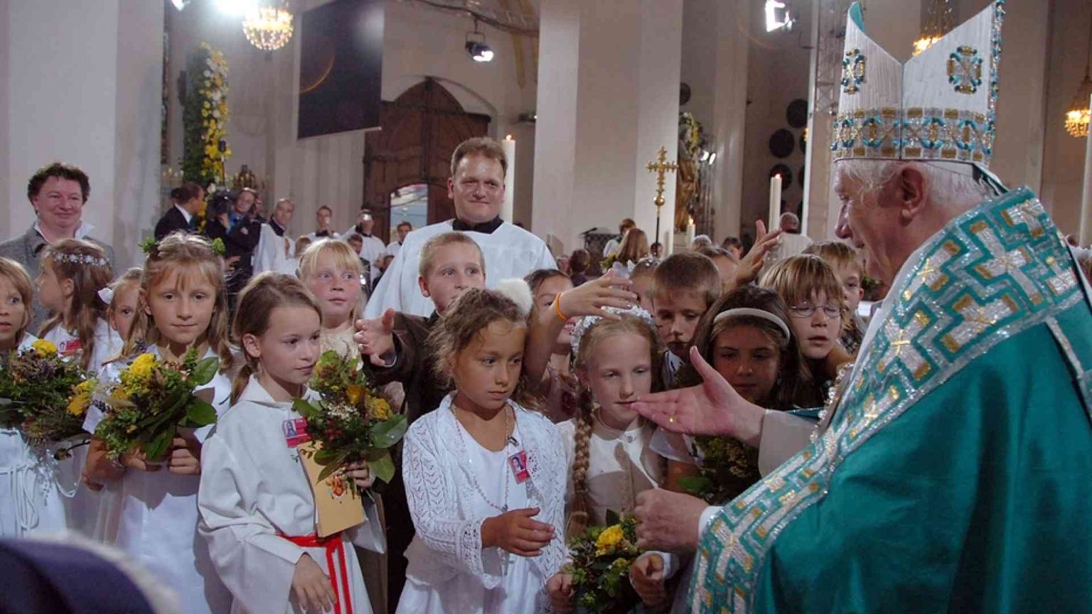 La Santa Sede difende Benedetto XVI: "Contro gli abusi è stato durissimo"