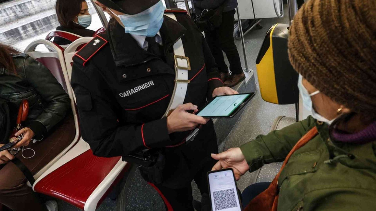 Mascherine all'aperto e discoteche chiuse, verso proroga per 10 giorni