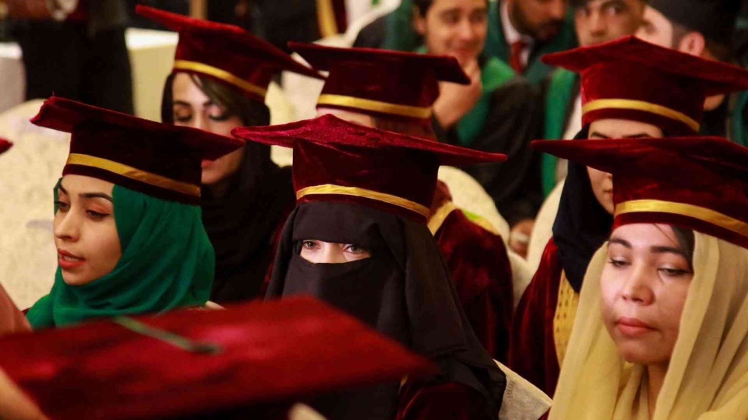 Riaprono le università, maschi e femmine separati