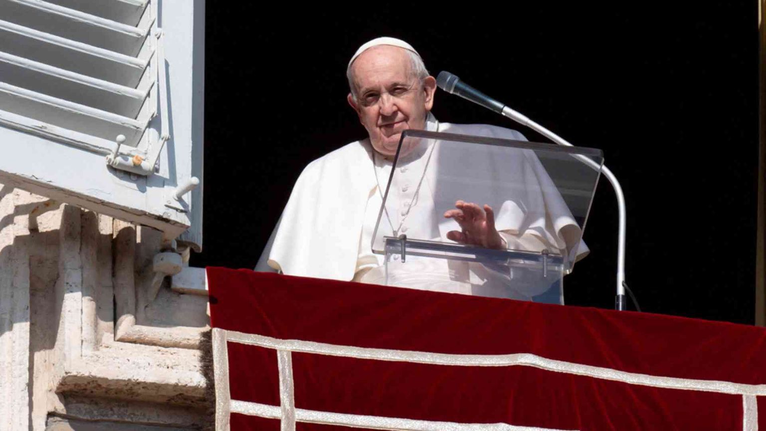 Il Papa: "Con Gesù si naviga nel mare della vita senza paura"