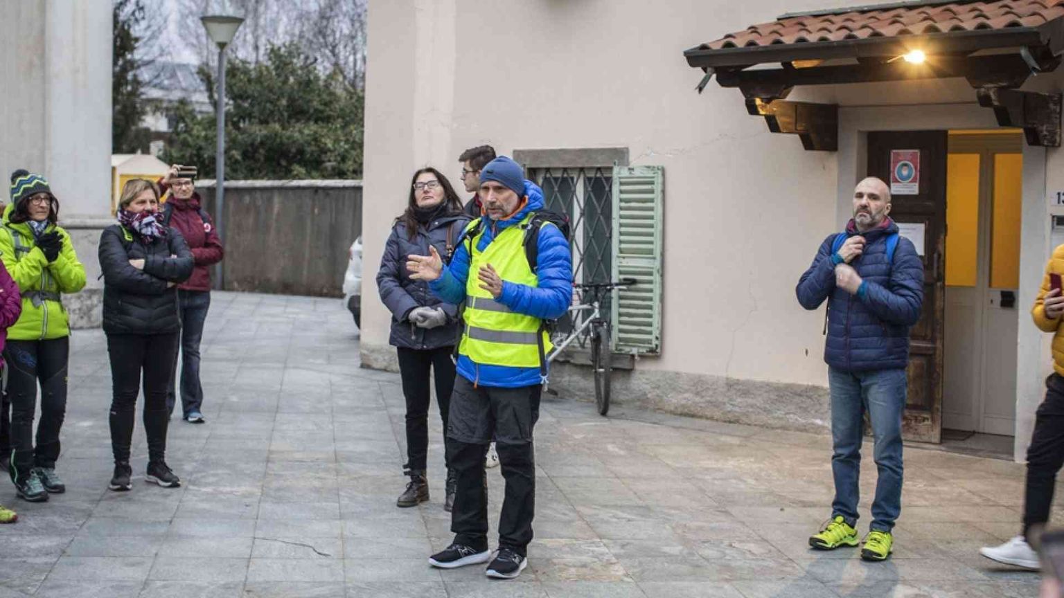 La diocesi rimuove dall’incarico il prete no-vax