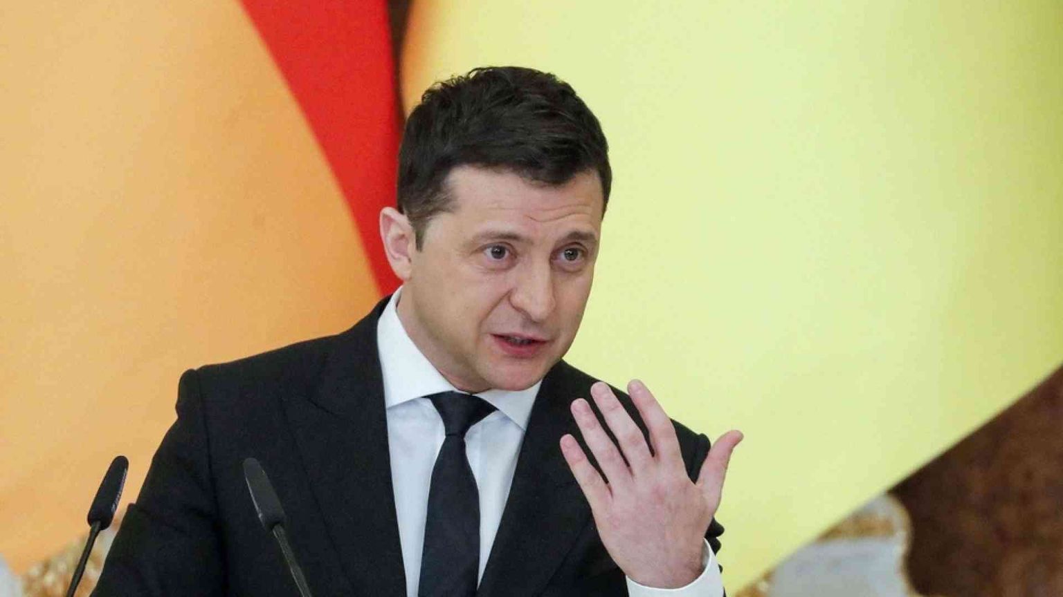 Zelensky (Kiev): per la Nato c'è tempo, ora serve un'intesa con Usa e Russia