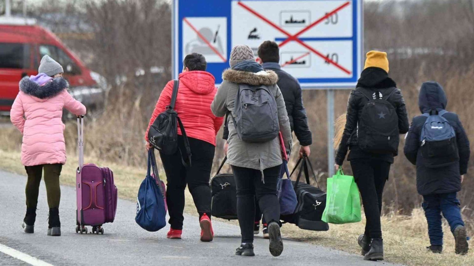 Profughi in fuga dalla guerra, così Milano si prepara ad accoglierli