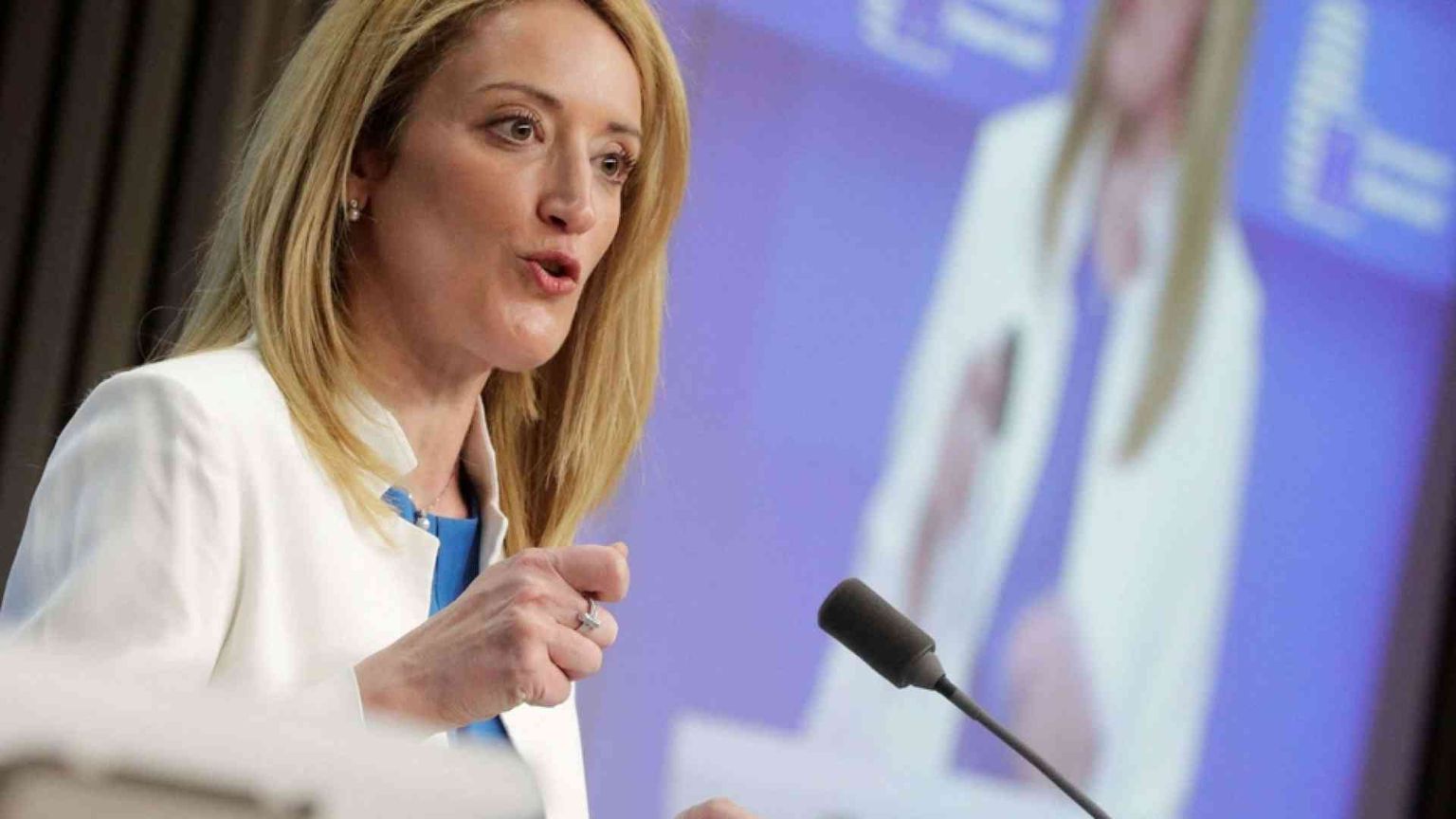 Metsola: «L'invasione costerà molto a Putin e rafforzerà il ruolo dell'Ue»