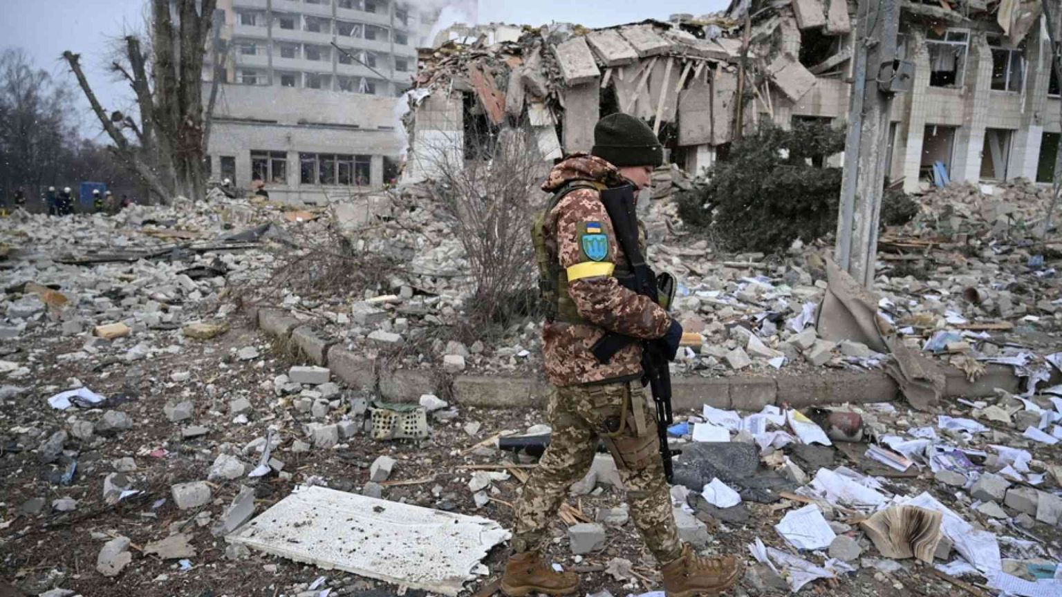 Riprendono i negoziati. Onu: «1,2 milioni di profughi». Ancora bombe su Kiev