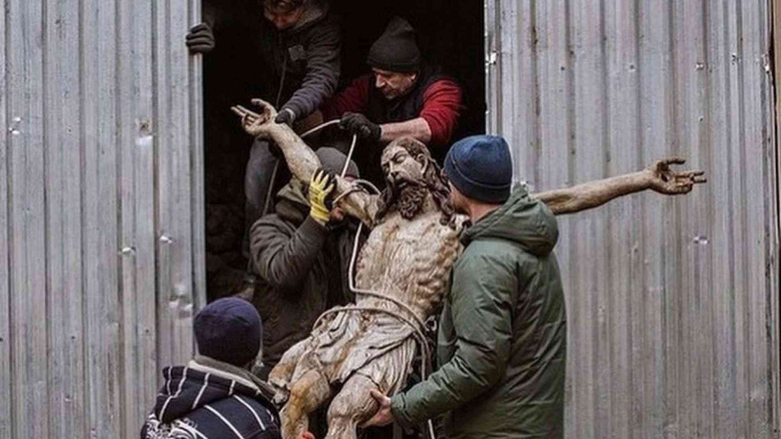 Non solo il Crocifisso: a Leopoli la corsa a salvare il patrimonio artistico