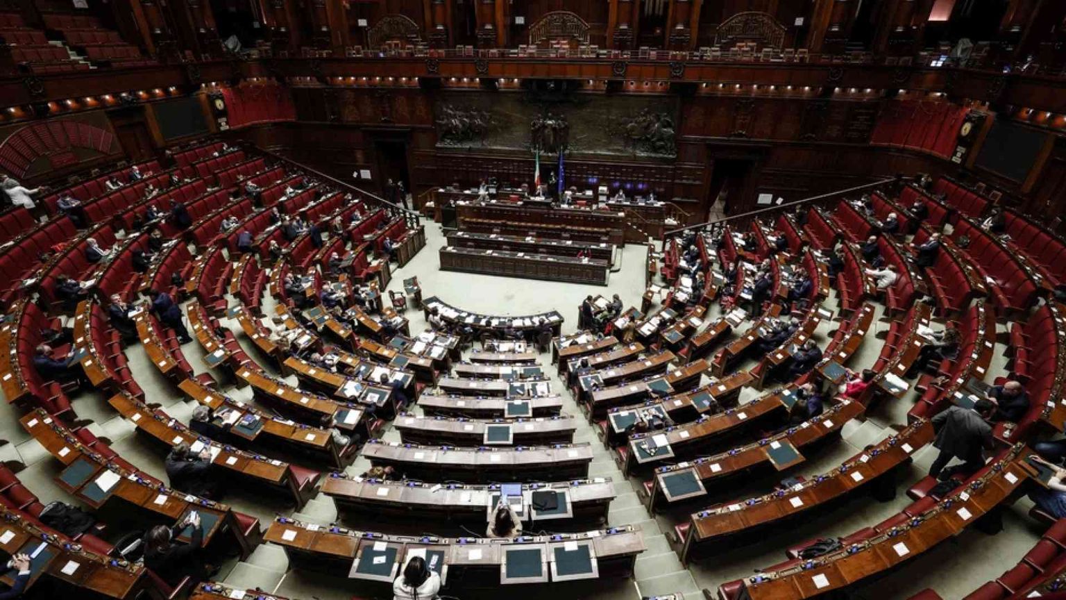 «Morte medicalmente assistita», sì della Camera tra dubbi crescenti