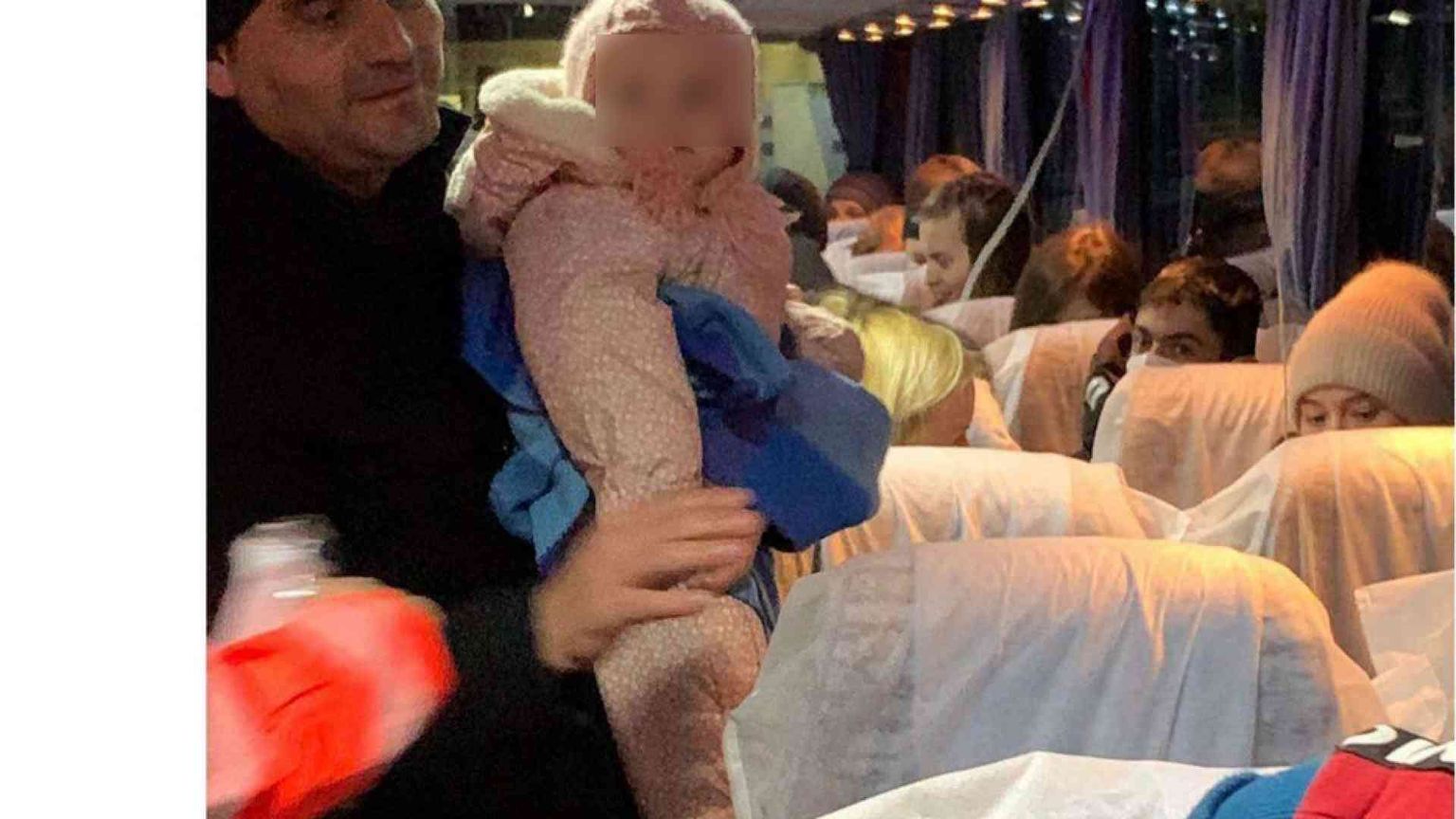 Il parroco di Molfetta porta in salvo famiglie e disabili da Leopoli