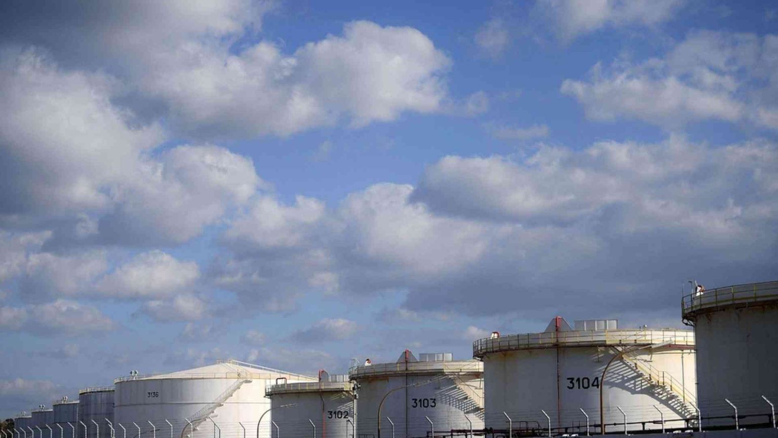 Il governo; energia, un tetto ai prezzi. Cingolani: su aumenti colossale truffa