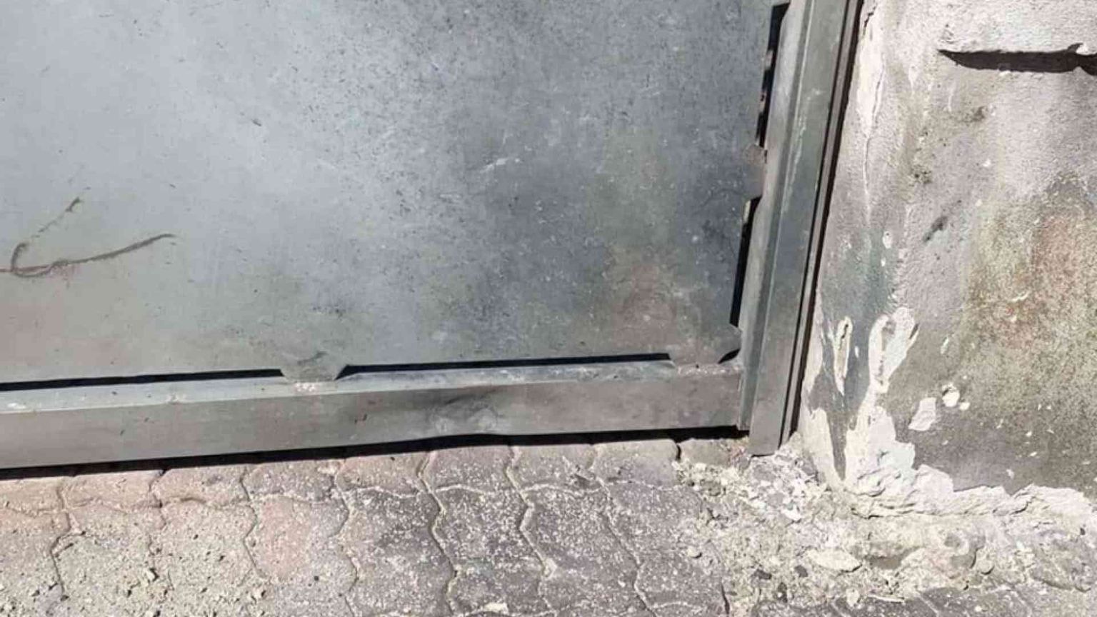 Bomba carta alla parrocchia di don Maurizio Patriciello