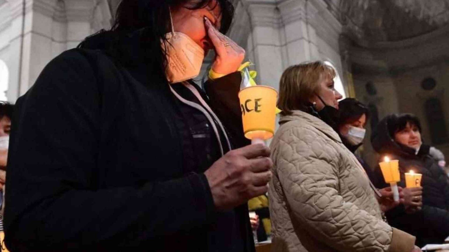 La preghiera di don Mimmo Battaglia: «Perdonaci la guerra, Signore»