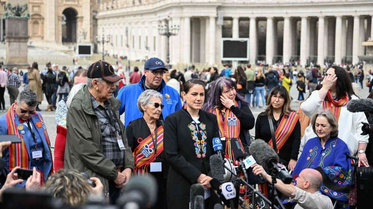 Il Papa incontra gli indigeni del Canada: «Un percorso di verità e giustizia»