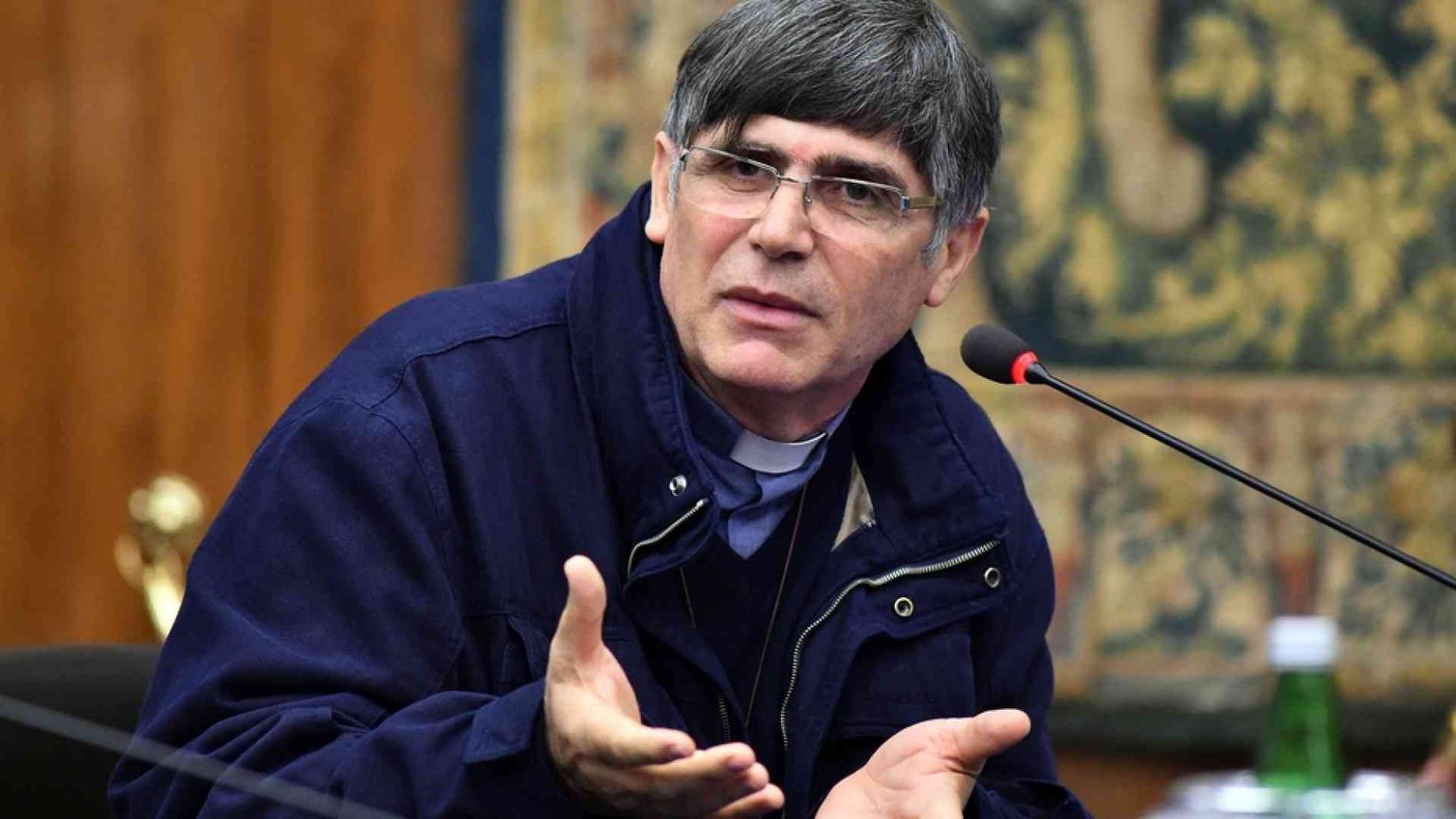 Don Maurizio Patriciello, il parroco al Parco Verde è sotto scorta