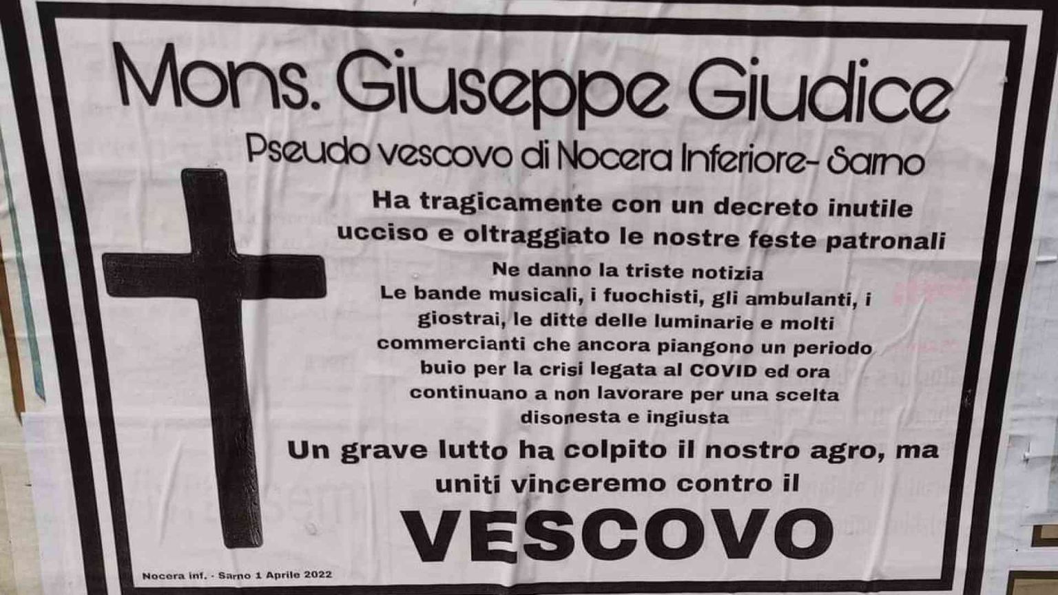 Stop alle processioni , comparsi manifesti funebri contro il vescovo