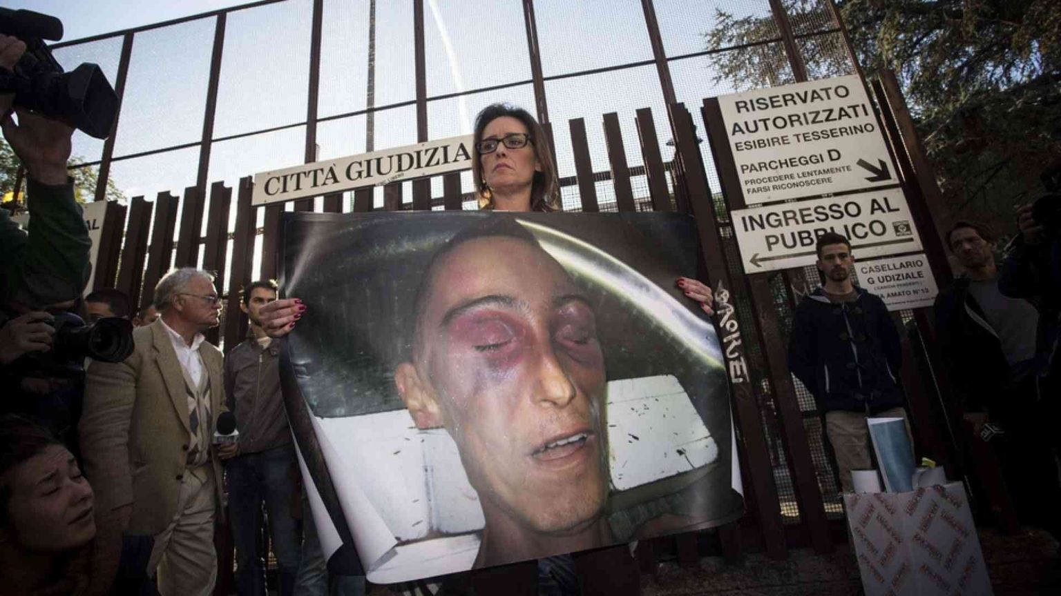 Caso Cucchi, otto carabinieri condannati per depistaggi