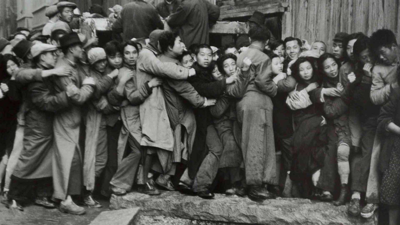 Alfabeto visivo sull'evoluzione dell'industria e del lavoro