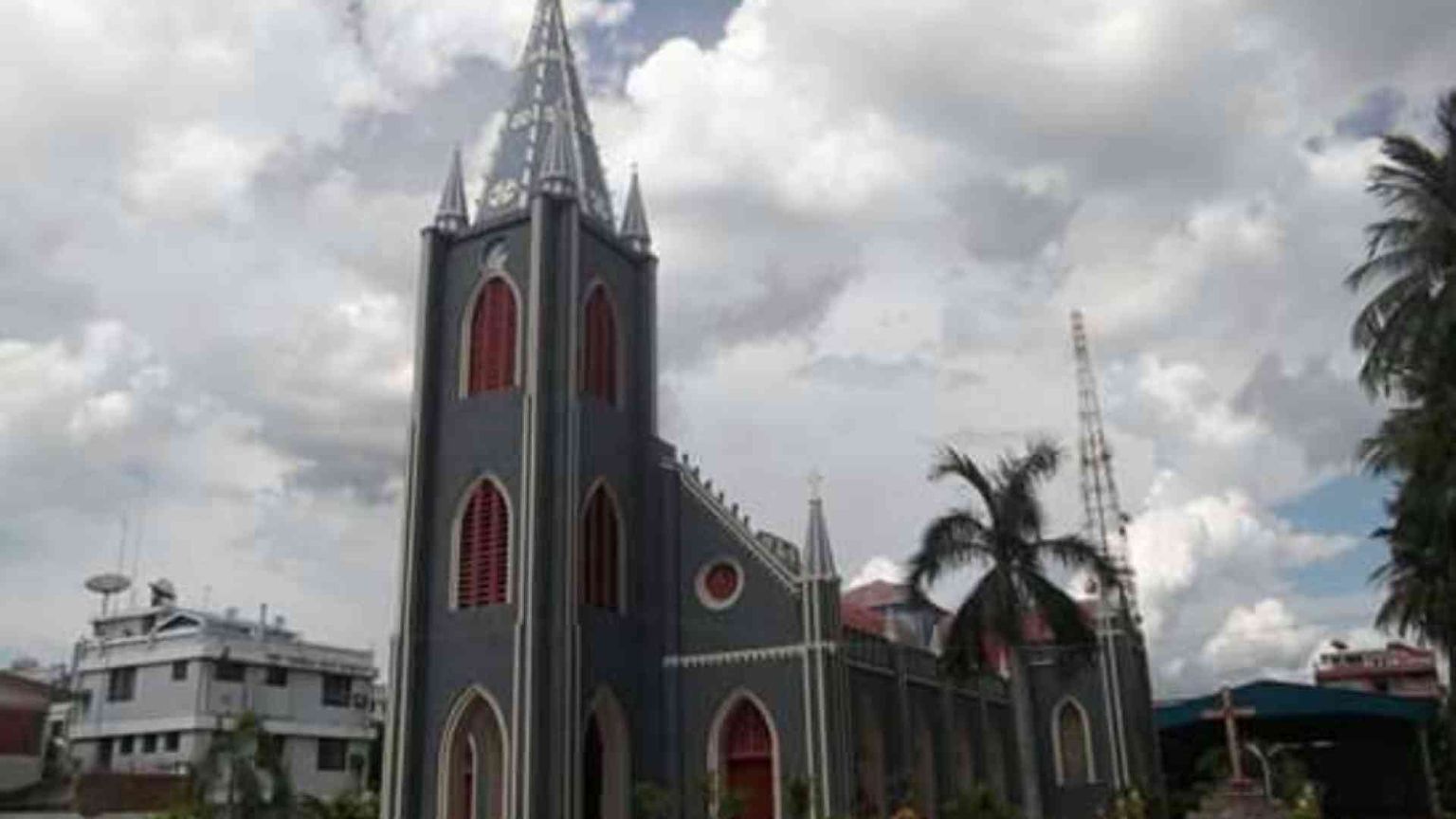 Myanmar, vescovo ostaggio dei militari nella cattedrale di Mandalay