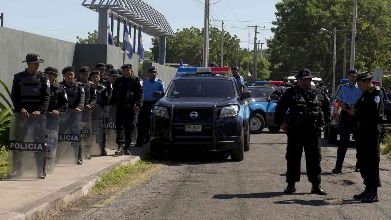 Fuga a nuoto dalla dittatura di Ortega: ecco i corsi gratis per i migranti