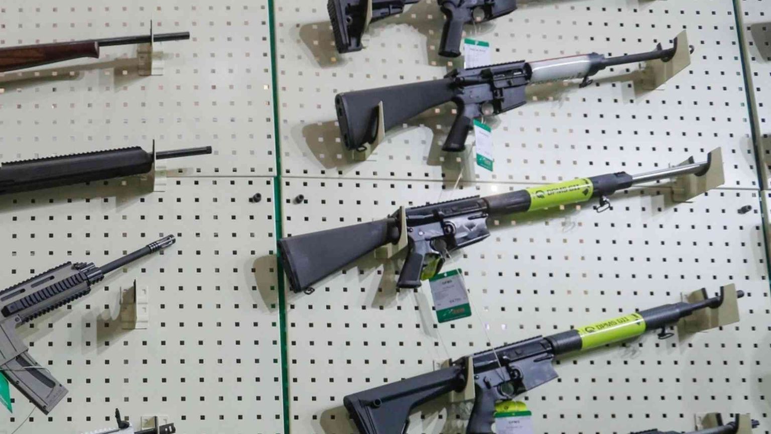 Armi, export giù. Metà vendite in Europa