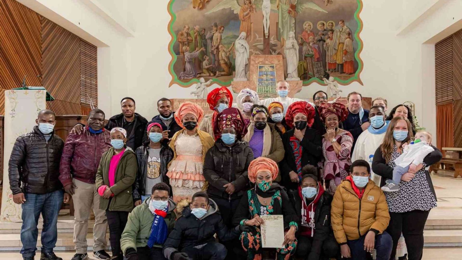 «Rinati» nella notte di Pasqua. Vita nuova per le comunità