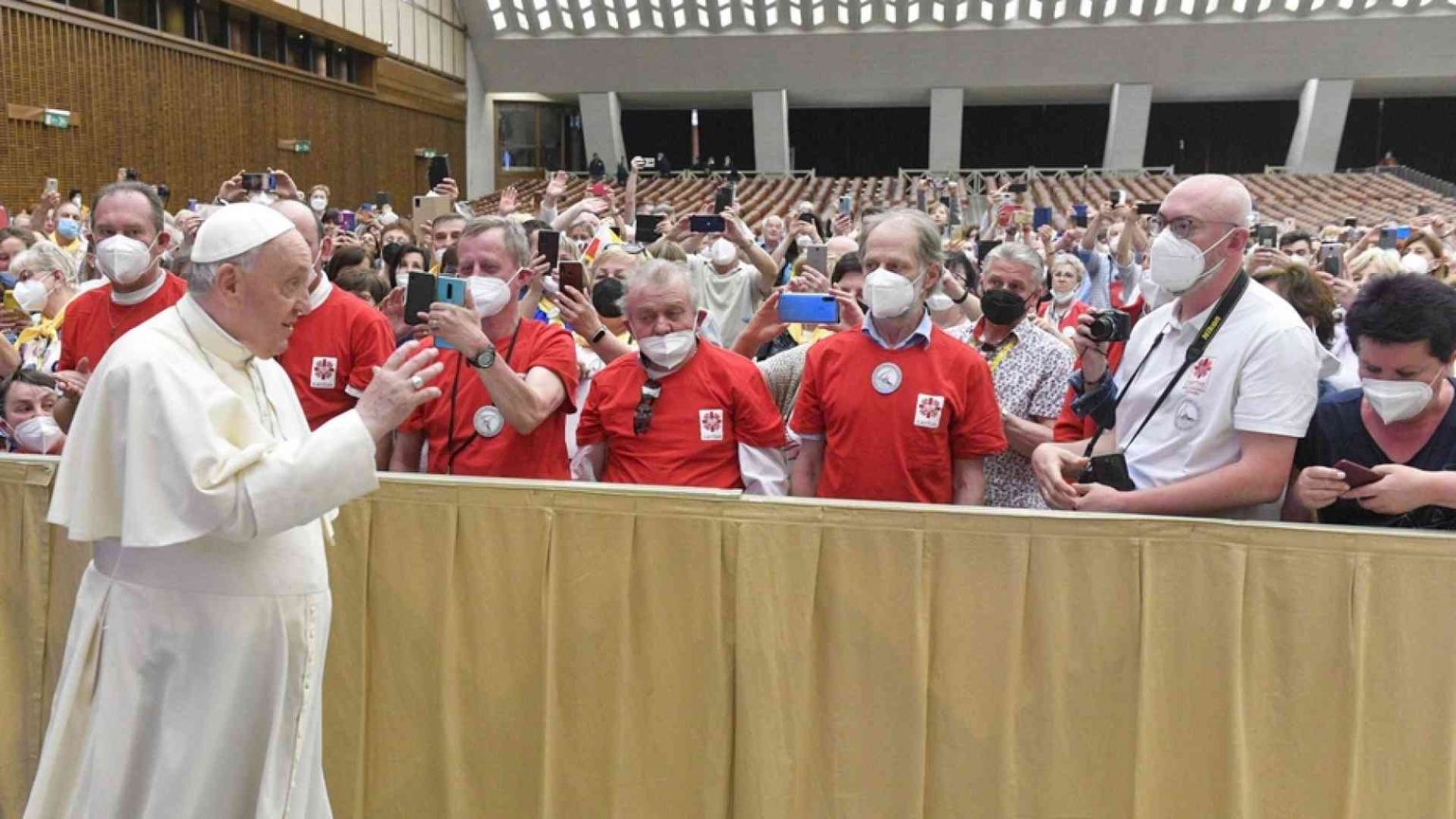 Papa Francesco: in Ucraina vediamo gli effetti devastanti della guerra