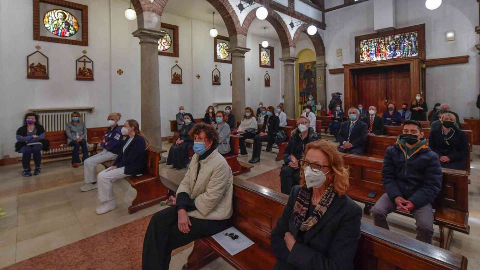 Le mascherine a Messa? Sono ancora raccomandate